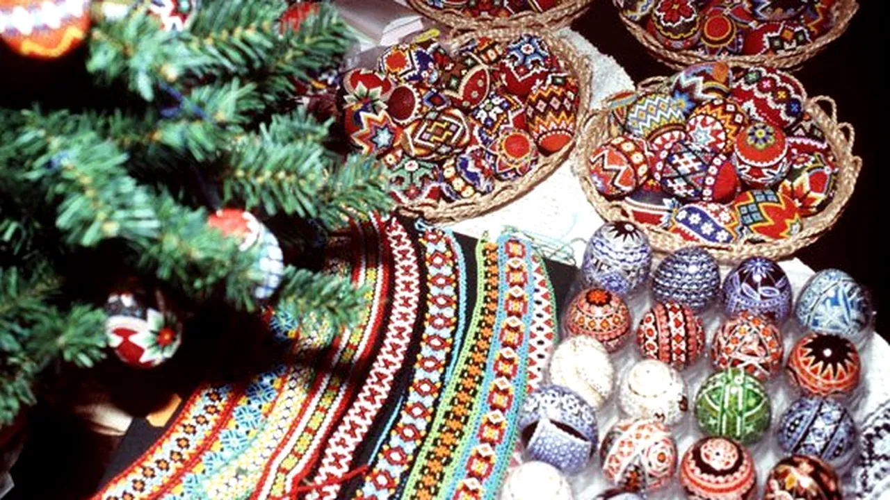 Paştele pentru turişti: Demonstraţii de încondeiat ouă şi cină câmpenească, de Paşte în Bucovina