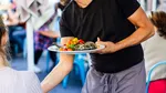 Turiștii „sandwich” dau peste cap restaurantele din Spania