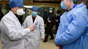 Descoperirile făcute de medicii chinezi după 29 de autopsii: cum acţionează coronavirusul şi ce schimbări produce, în realitate, în corpul uman