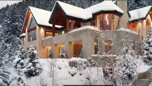 Imagini inedite. În interiorul unei case de schi de lux care costă 75 de milioane de dolari. VIDEO
