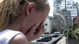 Faţa nevăzută a modei - Cum sunt recrutate adolescentele din zonele sărace: 