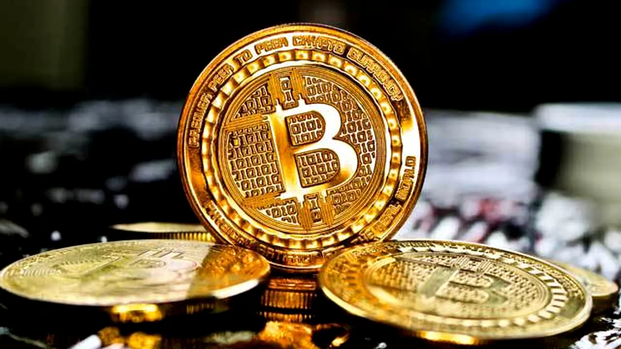 Bitcoinul a pierdut de la începutul anului circa 35%, iar restricţia din SUA cu privire la folosirea monedei în tranzacţiile cu carduri de credit ar putea aduce alte scăderi