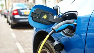 România se apropie de 800 de locaţii publice de încărcare pentru vehiculele electrice. În ce judeţe sunt cele mai multe staţii