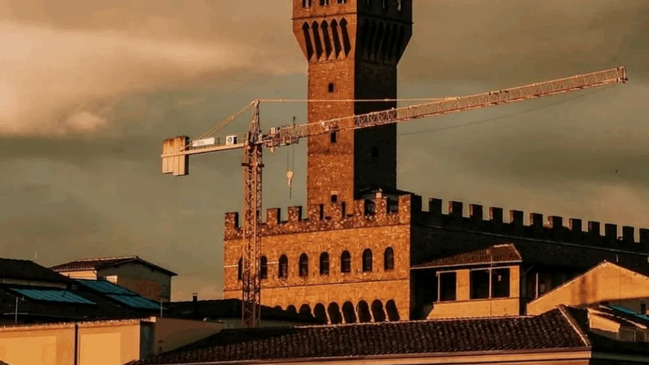 Florența va scăpa de „monstrul de metal” de lângă faimoasele Galerii Uffizi, după 20 de ani