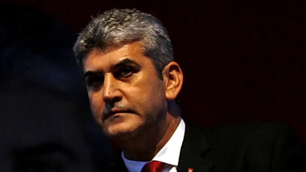 BIO: Gabriel Oprea, nominalizat la MAI, a fost ministru pentru Administraţie în Cabinetul Năstase