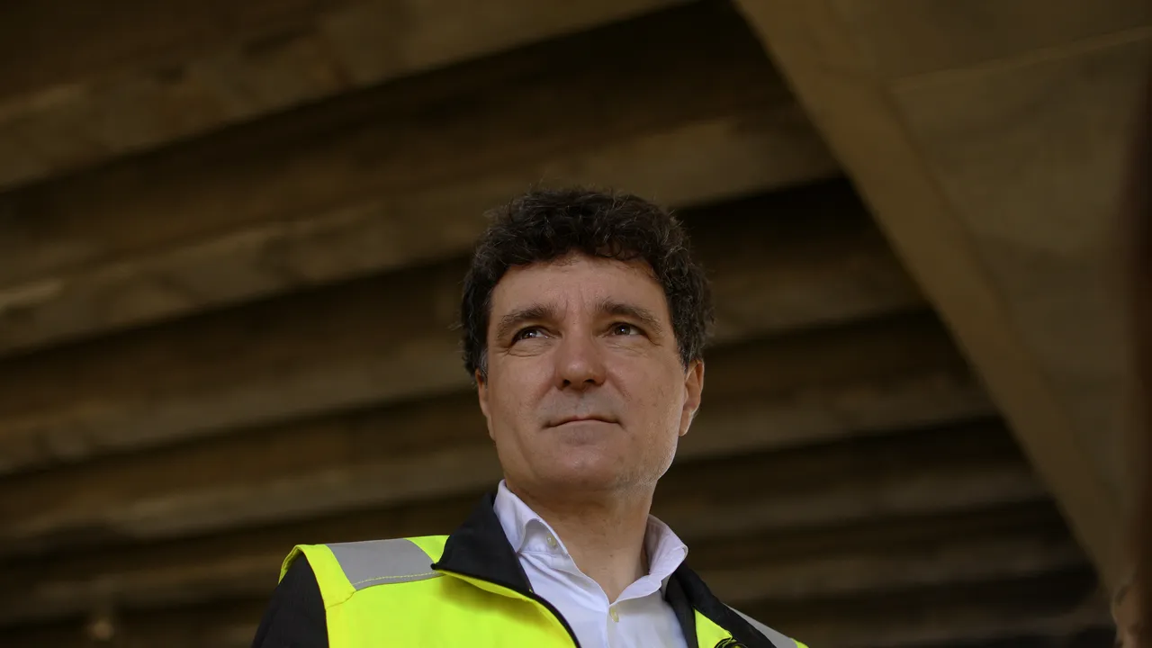 Nicuşor Dan: Doar atunci când intri în relaţie directă cu cei mai mari, ieşi din provincialism