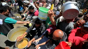 Israel: Peste 100 de camioane cu ajutor umanitar au intrat în Gaza