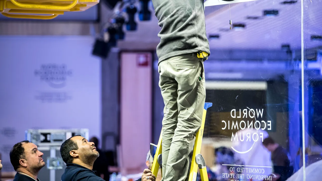 A început Forumul Economic Mondial de la Davos: economia lumii o duce mai bine ca oricând după criză şi creează mai mulţi miliardari ca niciodată. Un semn al prosperităţii sau al unui sistem economic stricat?