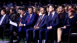 Congresul PSD: Sorin Grindeanu, ales președinte cu 2787 de voturi / Foşti preşedinţi ai partidului, prezenţi în sală / Statutul PSD, modificat / Atacuri dure la adresa partidelor de dreapta