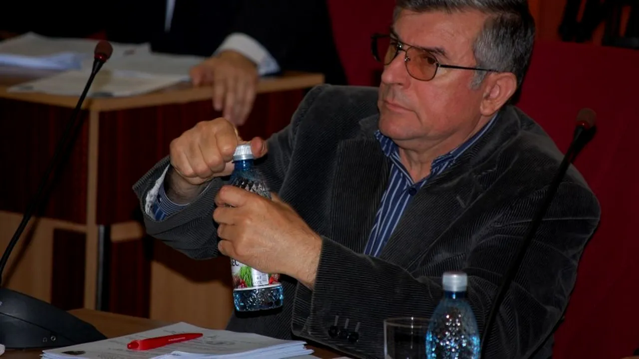 Dosar penal pentru liderul local din Vrancea care a trucat imagini cu Iohannis în uniformă nazistă
