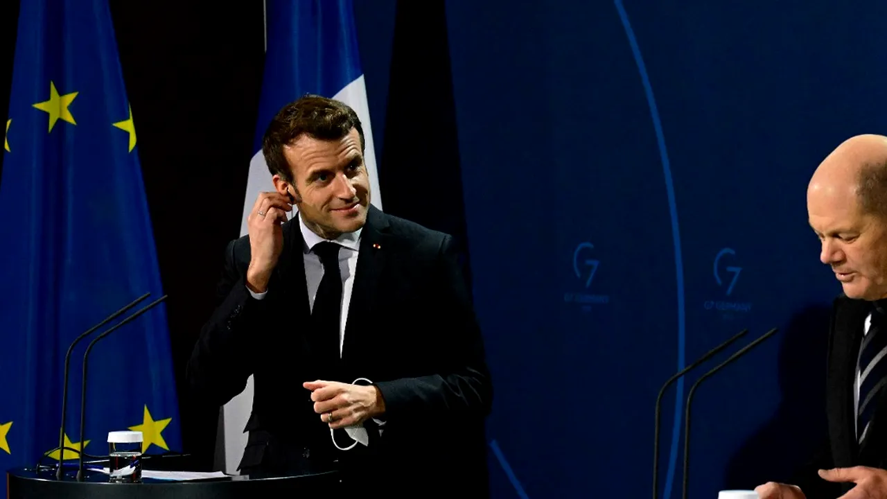 Întâlnire Franţa - Germania. Emmanuel Macron şi Olaf Scholz vor intensificarea autonomiei strategice a UE şi cer Rusiei să reducă tensiunile