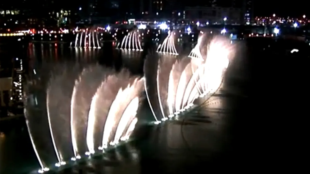 Omagiu IMPRESIONANT pentru Whitney Houston: Fântânile arteziene din Dubai au creat JOCURI DE LUMINI spectaculoase pe acordurile melodiei 