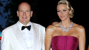 Albert şi Charlene de Monaco au trecut peste probleme? Cuplul princiar a dansat tandru la un eveniment - FOTO