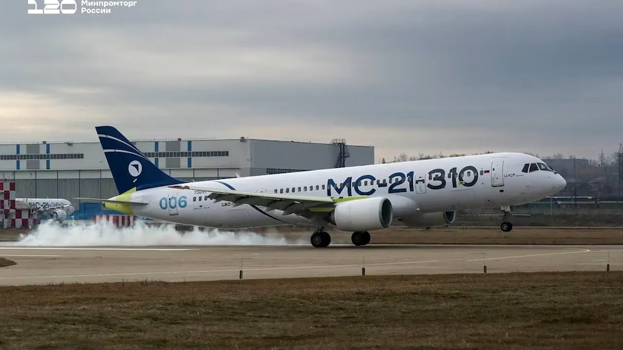 Rusia testează a doua versiune a avionului MC-21 cu componente fabricate în țară