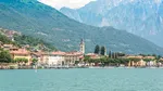 Satul fermecător de pe malul Lacului Como care ascunde o adevărată minune a naturii
