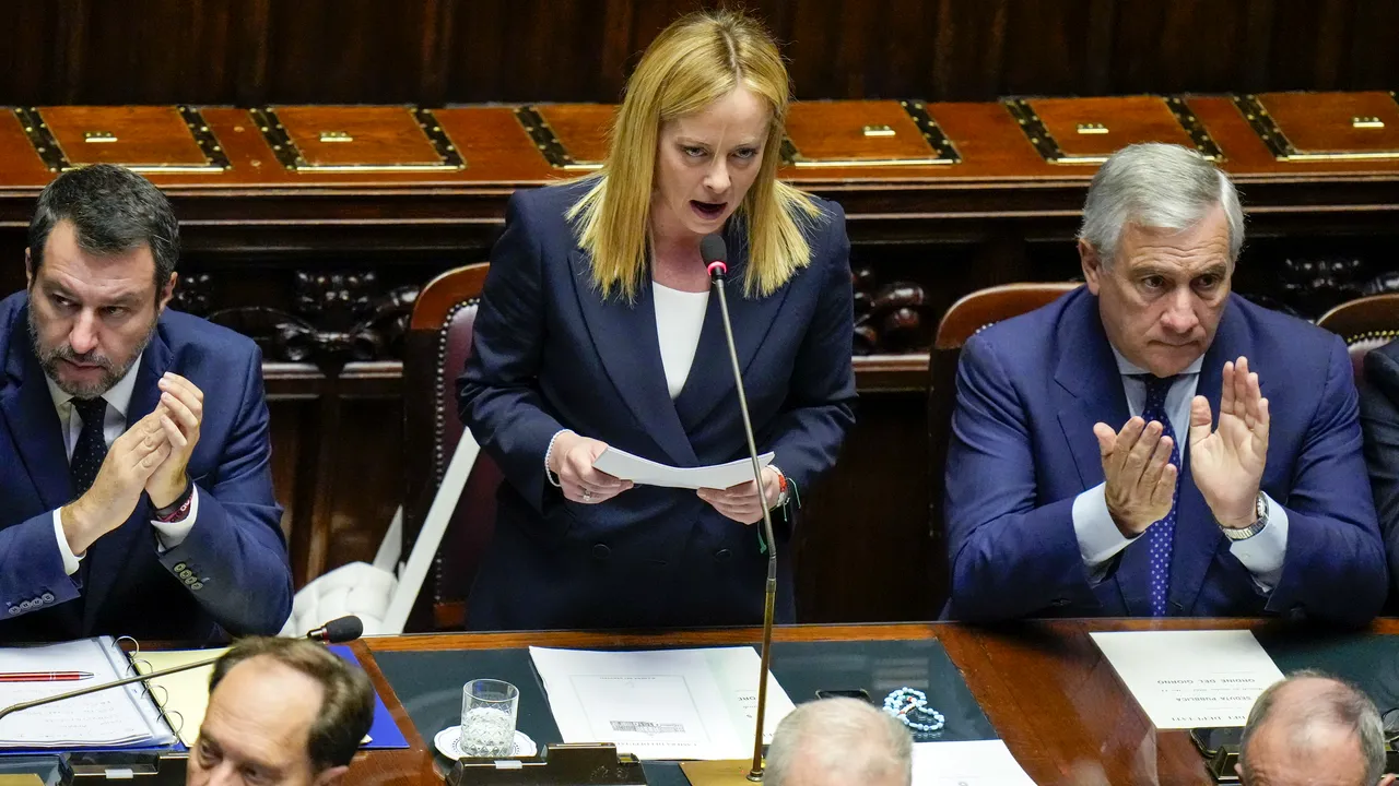 Giorgia Meloni, primul discurs în Parlamentul Italiei în calitate de premier: Respinge fascismul şi îmbrăţişează UE