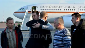 Şeful observatorilor OSCE, după eliberare: Suntem bucuroşi, este o uşurare imensă