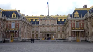 Castelul Versailles ar putea găzdui un hotel de lux într-una dintre clădirile sale