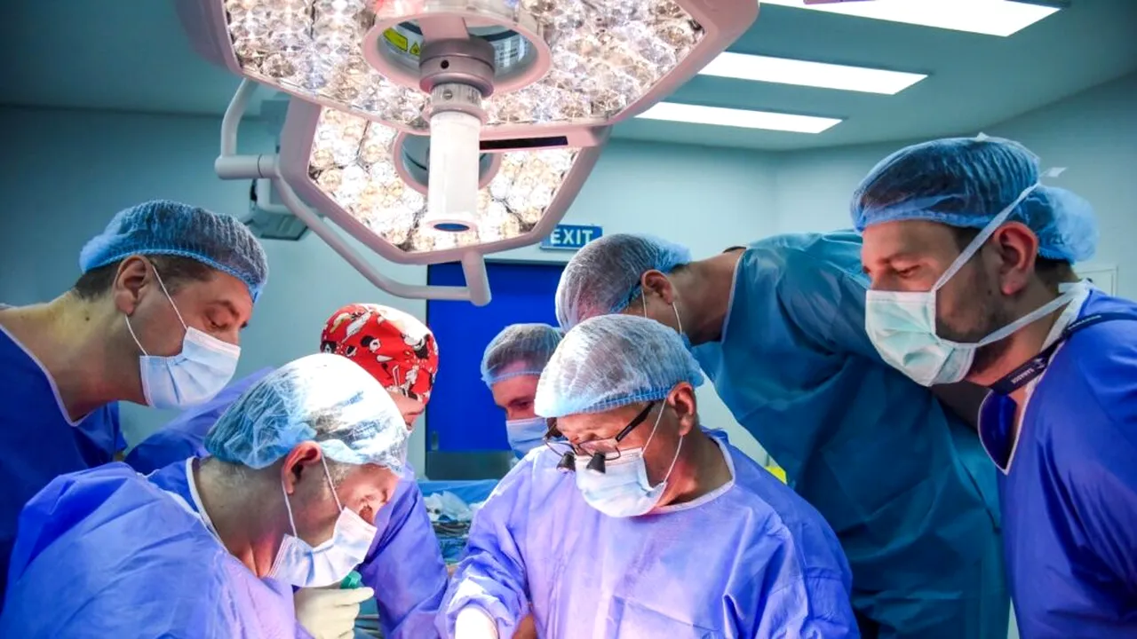 Comunicat. Performanțe deosebite în transplantul hepatic de la donator viu, la Spitalul Clinic SANADOR