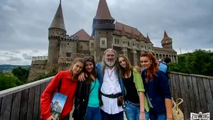 ZigZag prin România, şase tineri fac câte un ghid turistic pentru toate judeţele ţării - FOTO