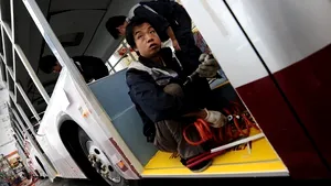 Zeci de muncitori chinezi au protestat la Iaşi din cauza salariilor, cerând să se întoarcă în China