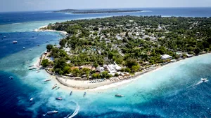 O insulă din Pacific riscă să fie înghițită de ocean, dar locuitorii refuză să plece. Cum încearcă să își salveze casele