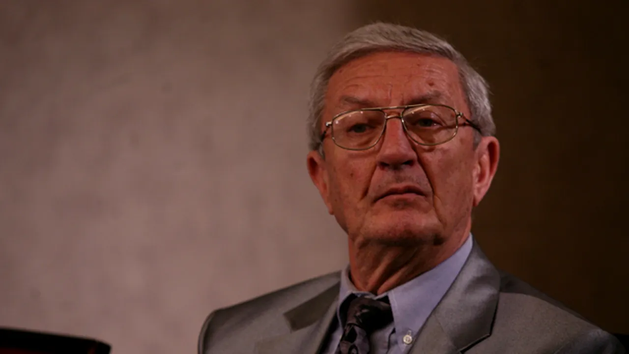 Victor Stănculescu: La procesul soţilor Ceauşescu m-am simţit ca între două plutoane de execuţie