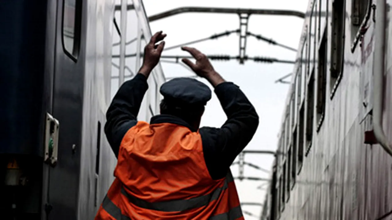 Aproximativ 7000 de angajaţi ai CFR Marfă au primit decizia privind şomajul tehnic