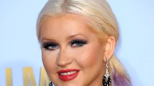 Christina Aguilera apare nud pe coperta noului ei album - FOTO