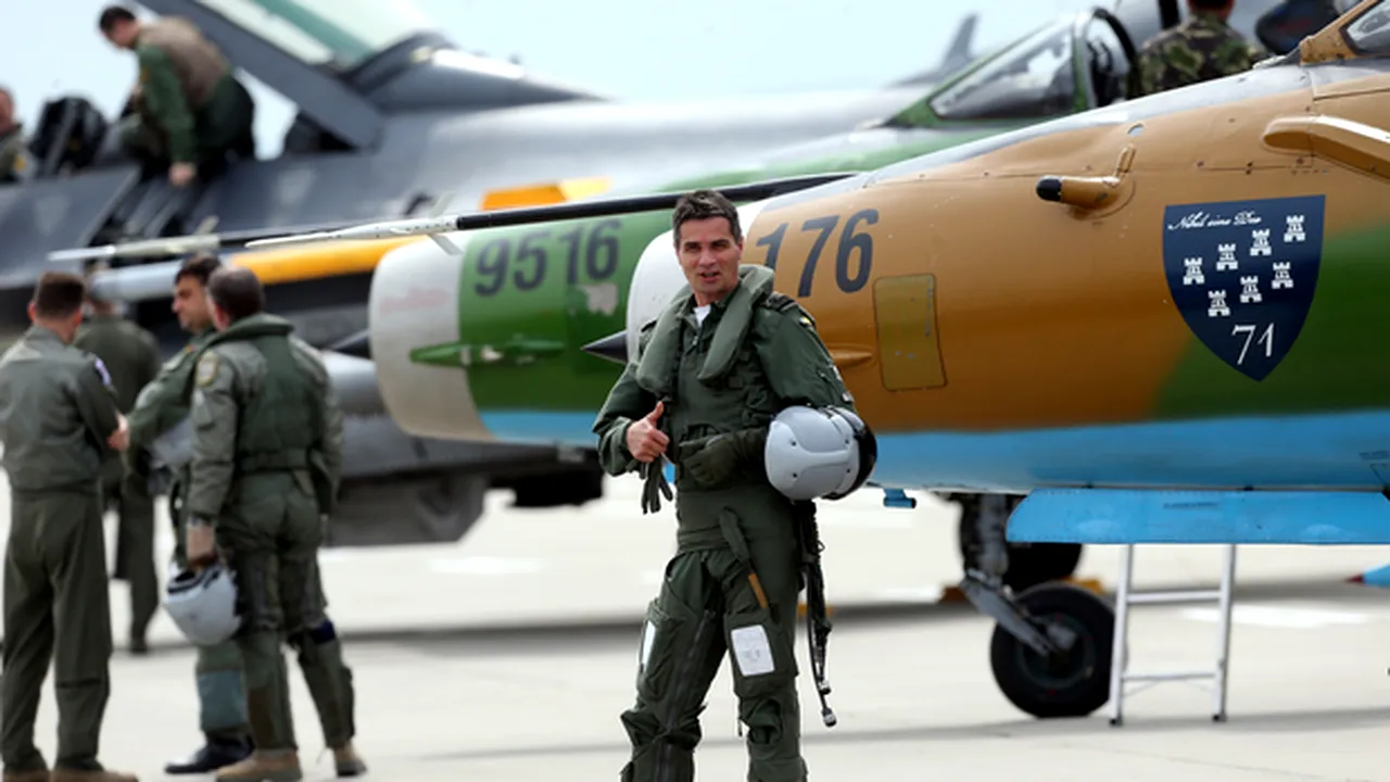 Monitorul Apărării şi Securităţii/ Aviaţia de luptă – piloţii