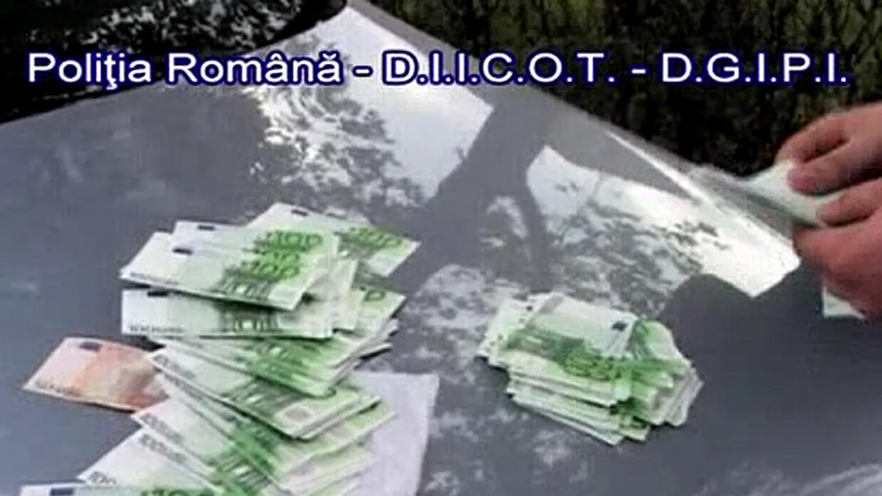 Director de bancă suspect de implicare în trafic de valută falsă