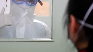 Din carantină la Buşteni, în autoizolare: „Mi-am văzut copilul prin gard”