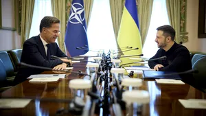 Zelenski, la întâlnirea cu liderul NATO: Ucraina merită să devină al 33-lea membru al alianţei