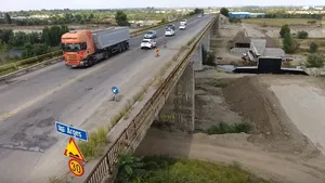 Circulaţie perturbată pe traseul Bucureşti-Giurgiu. Podul de la Adunaţii Copăceni, închis pentru reparaţii. Lucrările vor dura 6 luni