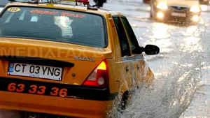 Mai multe locuinţe şi gospodării din judeţul Constanţa, grav afectate în urma ploilor