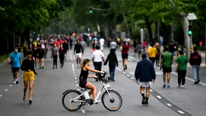 Europa intră într-o nouă etapă a relaxării măsurilor de carantină. Ţările unde oamenii pot bea bere la terasă şi circula fără declaraţie
