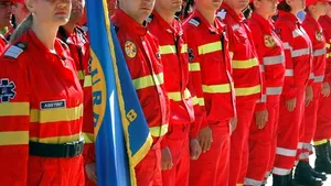 Moment de reculegere pentru victimele inundaţiilor, la ceremonia de Ziua Pompierilor din Capitală