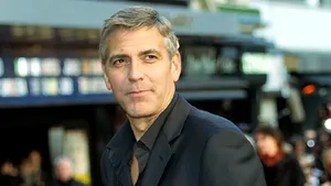George Clooney se mută cu iubita sa