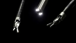 Un robot a efectuat o operație realistă la vezica biliară „cu o precizie de 100%”