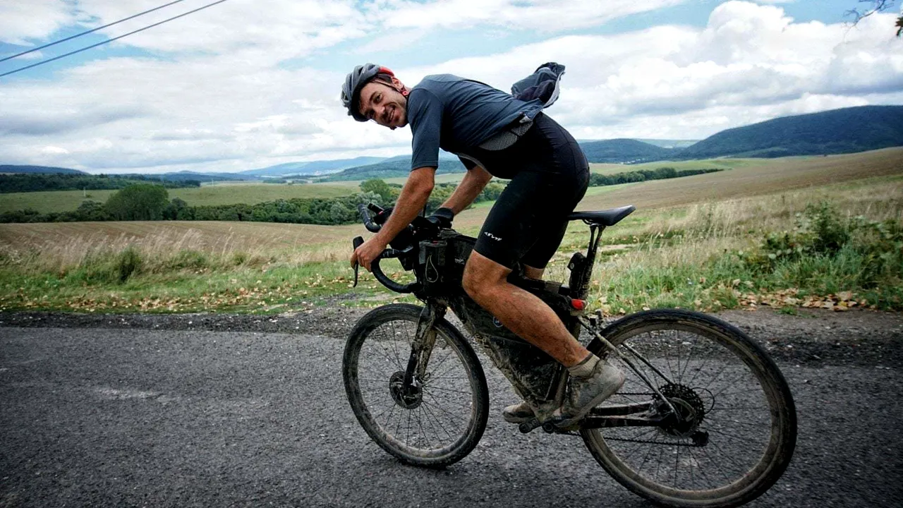 Un român a făcut turul Ungariei pe bicicletă. Bagoly Levente a făcut trei tururi pe distanţă lungă în Europa