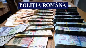 Şapte persoane reţinute, în urma a zeci de percheziţii în Constanţa şi Călăraşi: Peste 350.000 de lei şi ţigări de contrabandă, găsite de poliţişti - FOTO