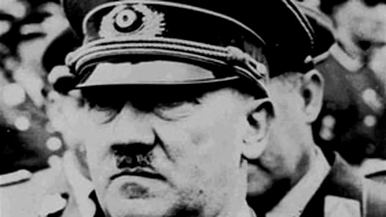 Etichete imprimate cu imaginea lui Hitler, confiscate de justiţia italiană