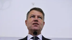 Iohannis, despre declaraţiile lui Ponta privind închiderea frontierelor: Nu s-a consultat cu mine, s-a plimbat la Sofia. Nu a avut mandat să angajeze România