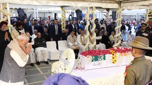 Manmohan Singh, fostul prim-ministru al Indiei, a fost incinerat astăzi în cadrul unui omagiu naţional