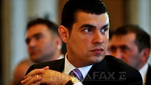 Răzvan Mustea a fost ales preşedinte al tineretului democrat-liberat, fără contracandidat - GALERIE FOTO