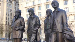 O statuie din bronz a formaţiei The Beatles, inaugurată în Liverpool - VIDEO