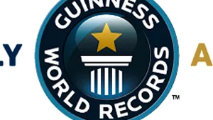 Un ou din ciocolată, înalt de şase metri, vizează includerea în Cartea Recordurilor Guinness