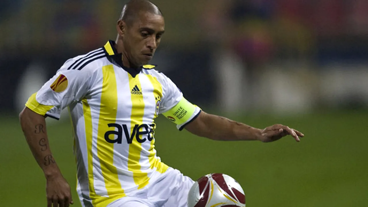 Fenerbahce a anunţat oficial despărţirea de Roberto Carlos