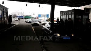 Traficul la intrarea în ţară prin Nădlac s-a dublat, românii din străinătate venind în vacanţă