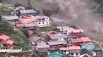 Elicoptere militare, mobilizate în Himalaya: sute de persoane salvate după inundații